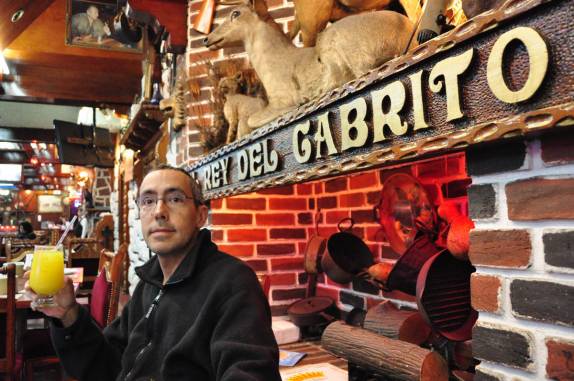 Delicioso jantar de carne de cabrito, em Monterrey, no norte do México